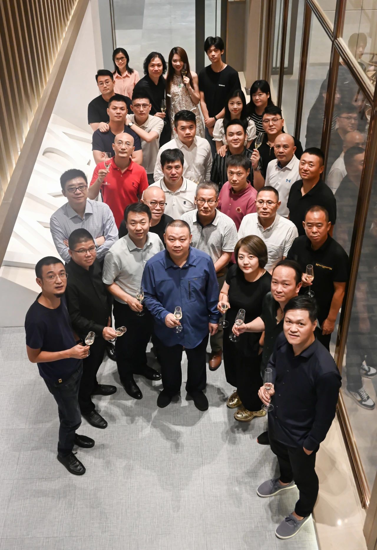 1600764997903000893.jpg 1600764997903000893.jpg